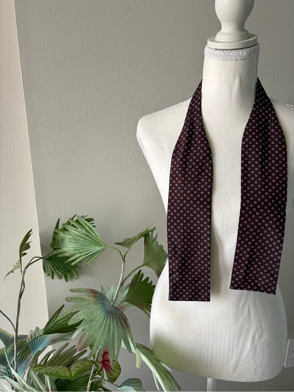 Women’s Brown Neck Scarf